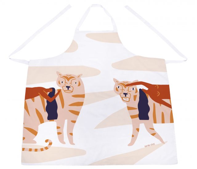 Apron riding on the tiger