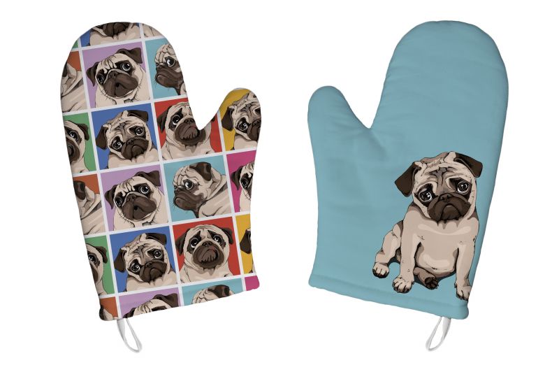 Oven gloves which pug