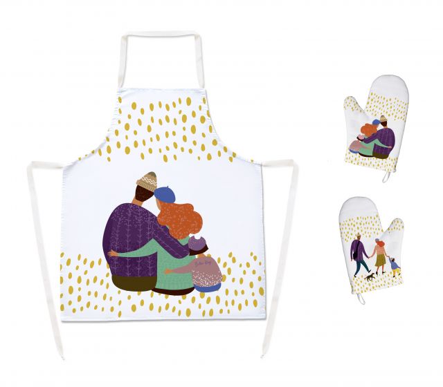 Set of aprons and oven gloves family