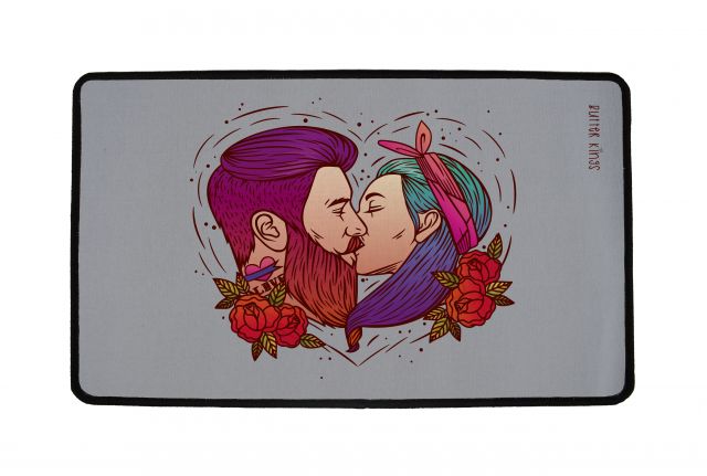 Doormat guy kisses girl 75 x 45 cm